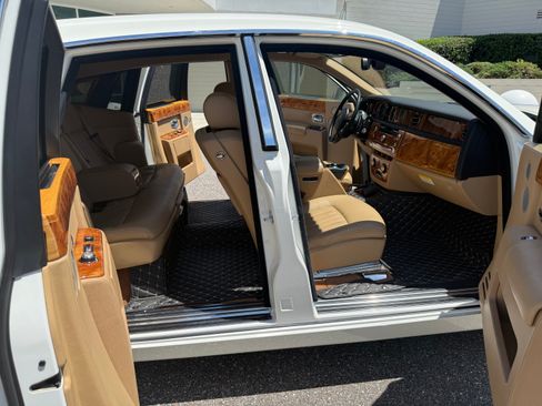 Used 2009 Rolls-Royce Phantom Sedan RWD image 23
