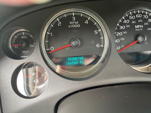 Used 2007 Chevrolet Suburban LT w/ LT Preferred Equipment Group image 8