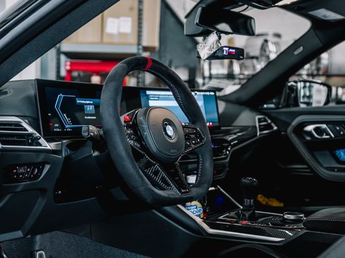 Used 2025 BMW M2 w/ Lighting Package image 4