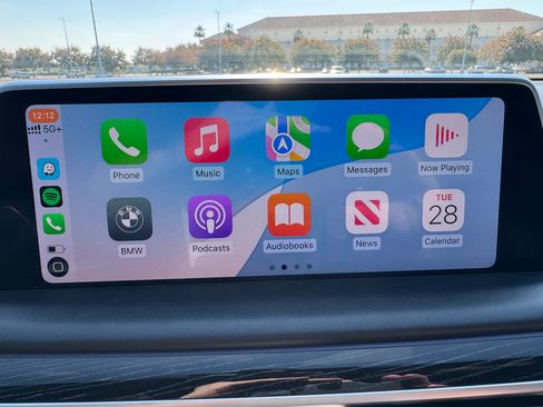 Used 2021 BMW 750i xDrive w/ Executive Package image 12