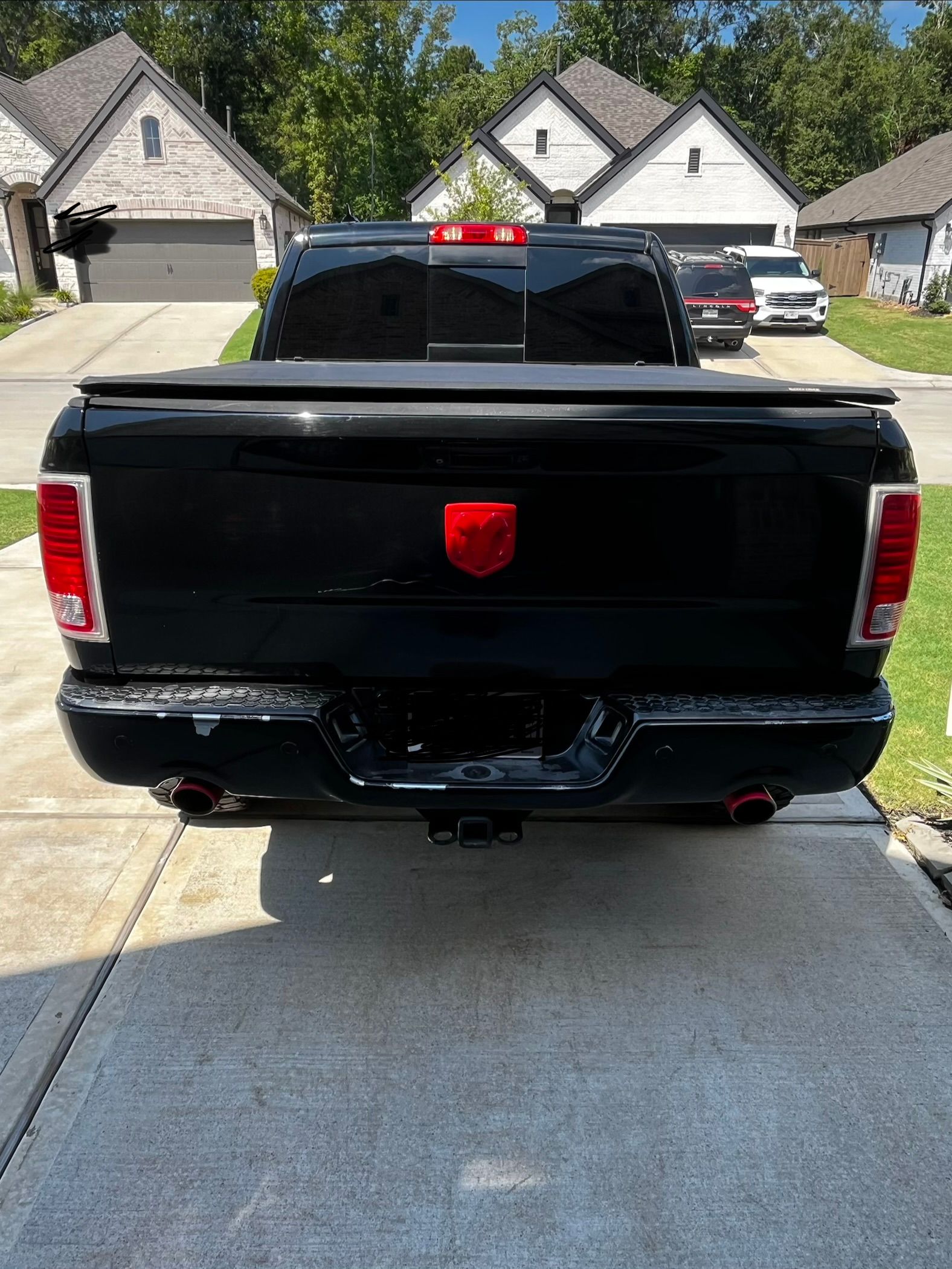 Used 2014 RAM 1500 Laramie w/ Convenience Group RWD image 4