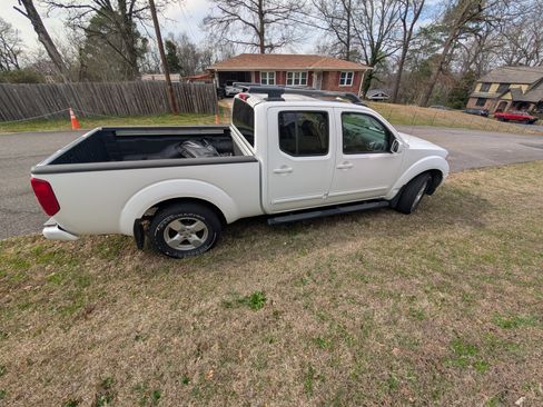 Used 2008 Nissan Frontier LE w/ Leather Pkg image 13