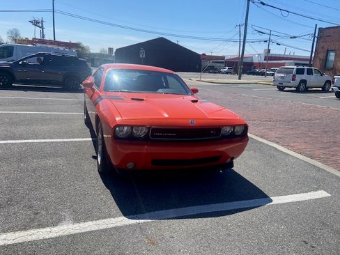 Used 2009 Dodge Challenger R/T image 5