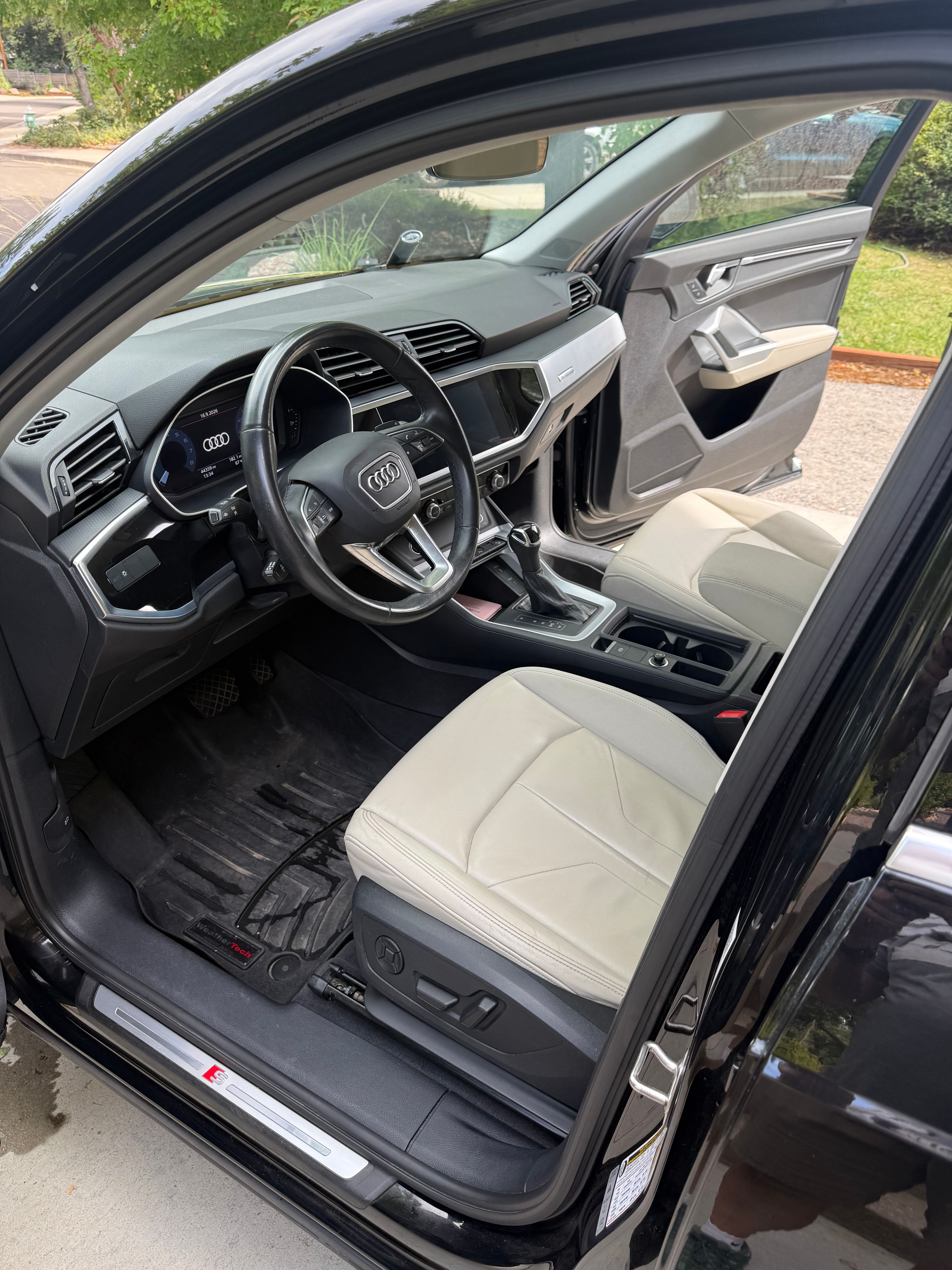 Used 2021 Audi Q3 2.0T Premium w/ Convenience Package AWD/4WD image 25