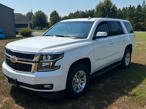 Used 2020 Chevrolet Tahoe LT w/ Luxury Package AWD/4WD image 4