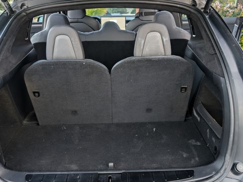Used 2022 Tesla Model X image 11