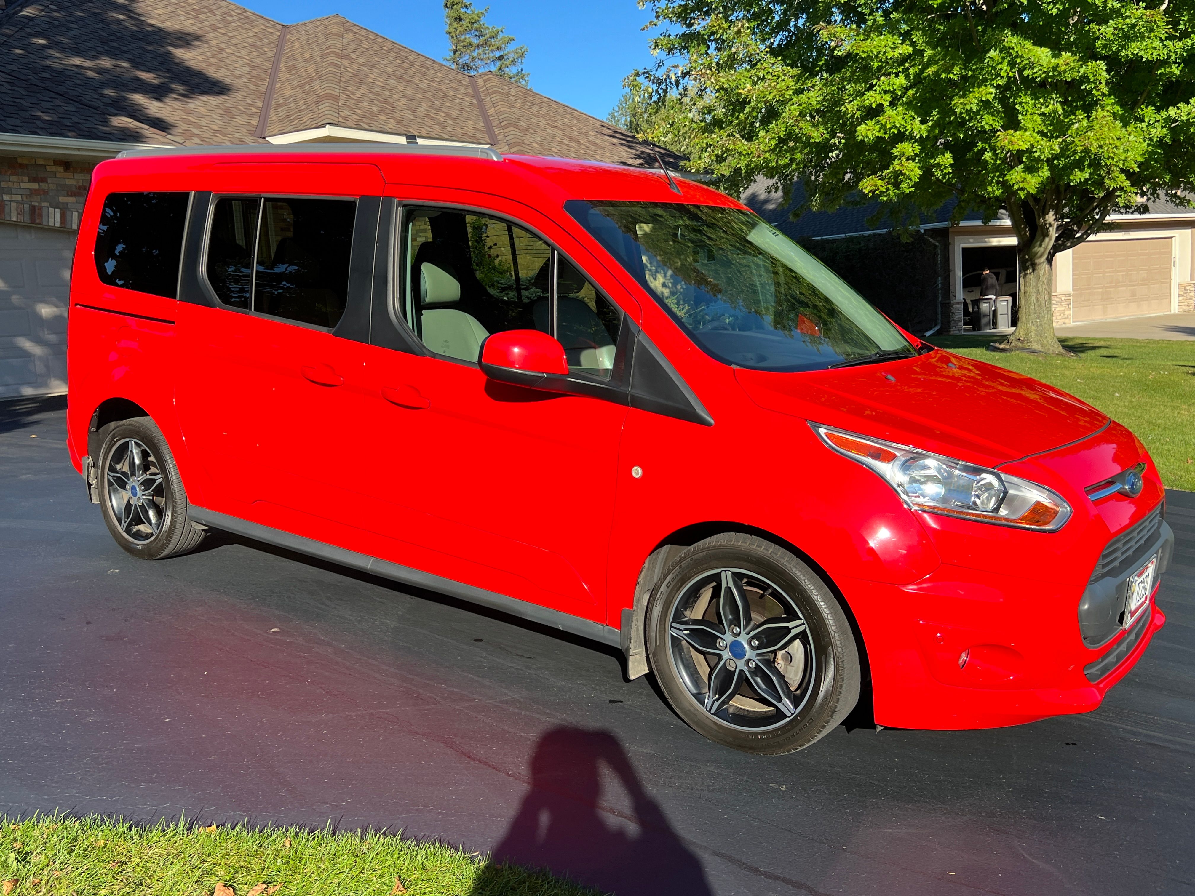 Used 2017 Ford Transit Connect Titanium FWD image 2