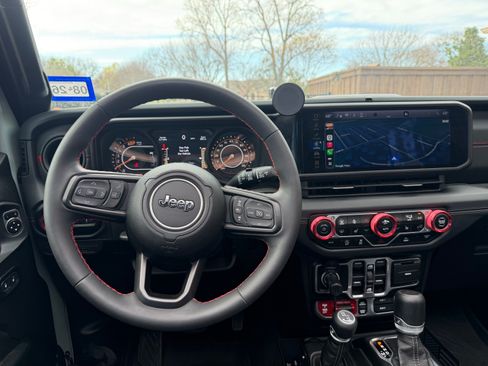 Used 2024 Jeep Wrangler Unlimited Rubicon w/ XTREMEE 35" Tire Package image 9