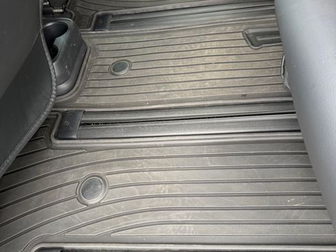 Used 2022 Toyota Sienna XSE w/ XSE Plus Package FWD image 24