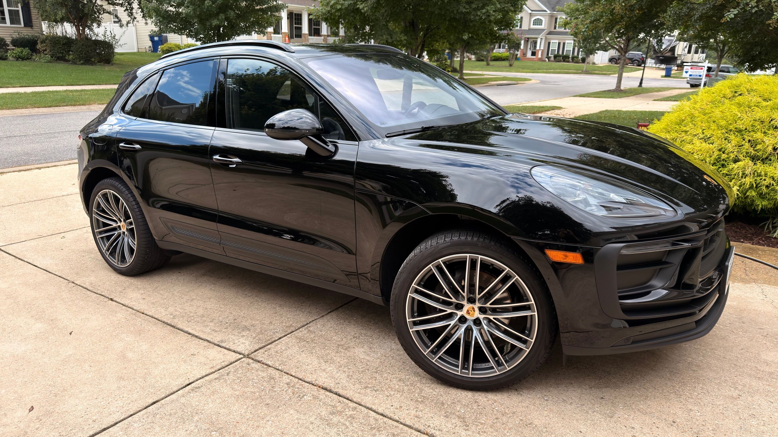 Used 2023 Porsche Macan AWD/4WD image 4