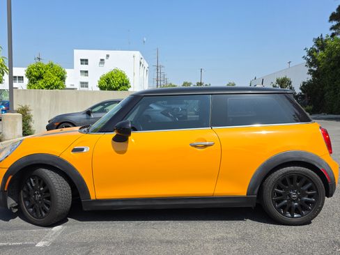 Used 2016 MINI Cooper 2-Door Hardtop image 5