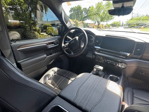 Used 2024 Chevrolet Silverado 1500 High Country w/ Midnight Edition image 20