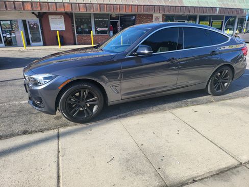 Used 2018 BMW 330i Gran Turismo xDrive image 6