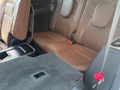 Used 2023 Lincoln Aviator Reserve w/ Equipment Group 201A image 8