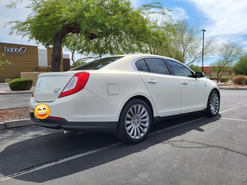 Used 2013 Lincoln MKS AWD image 20