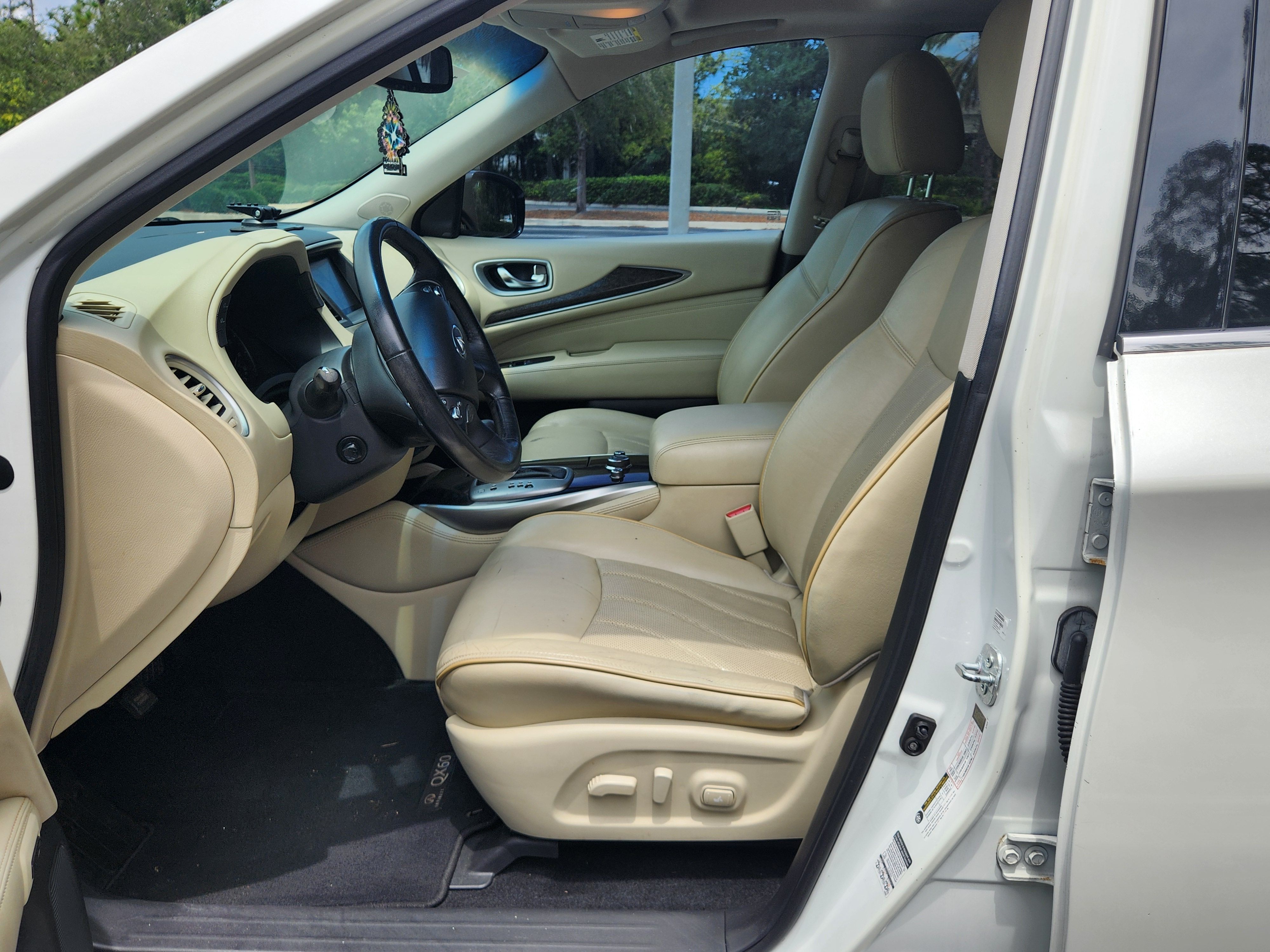 Used 2015 INFINITI QX60 FWD w/ Driver Assistance Package image 16