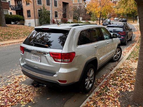 Used 2013 Jeep Grand Cherokee Laredo image 5