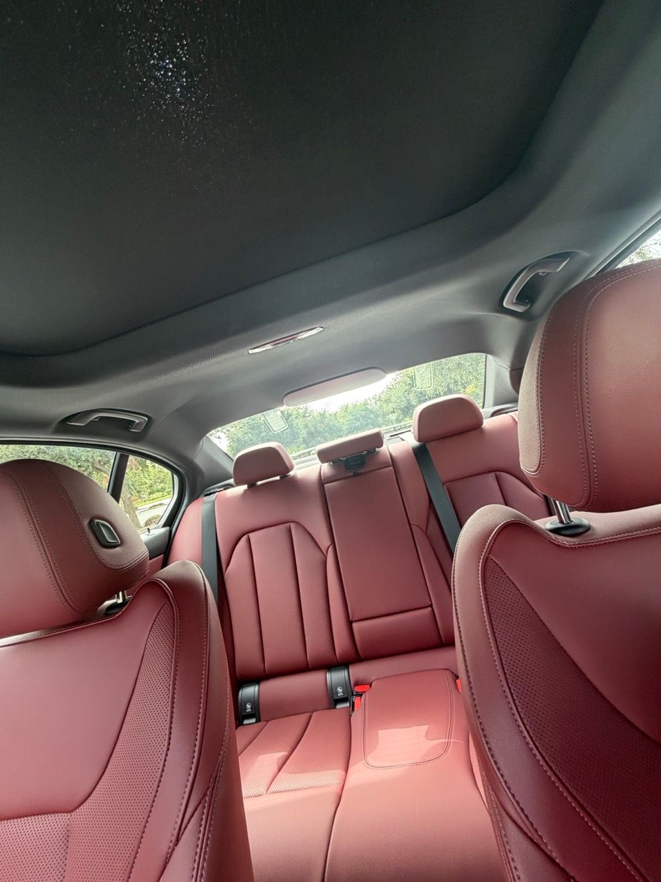 Used 2022 BMW 330e w/ M Sport Package RWD image 9