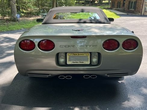 Used 2002 Chevrolet Corvette Convertible w/ Preferred Equipment Group2 RWD image 6