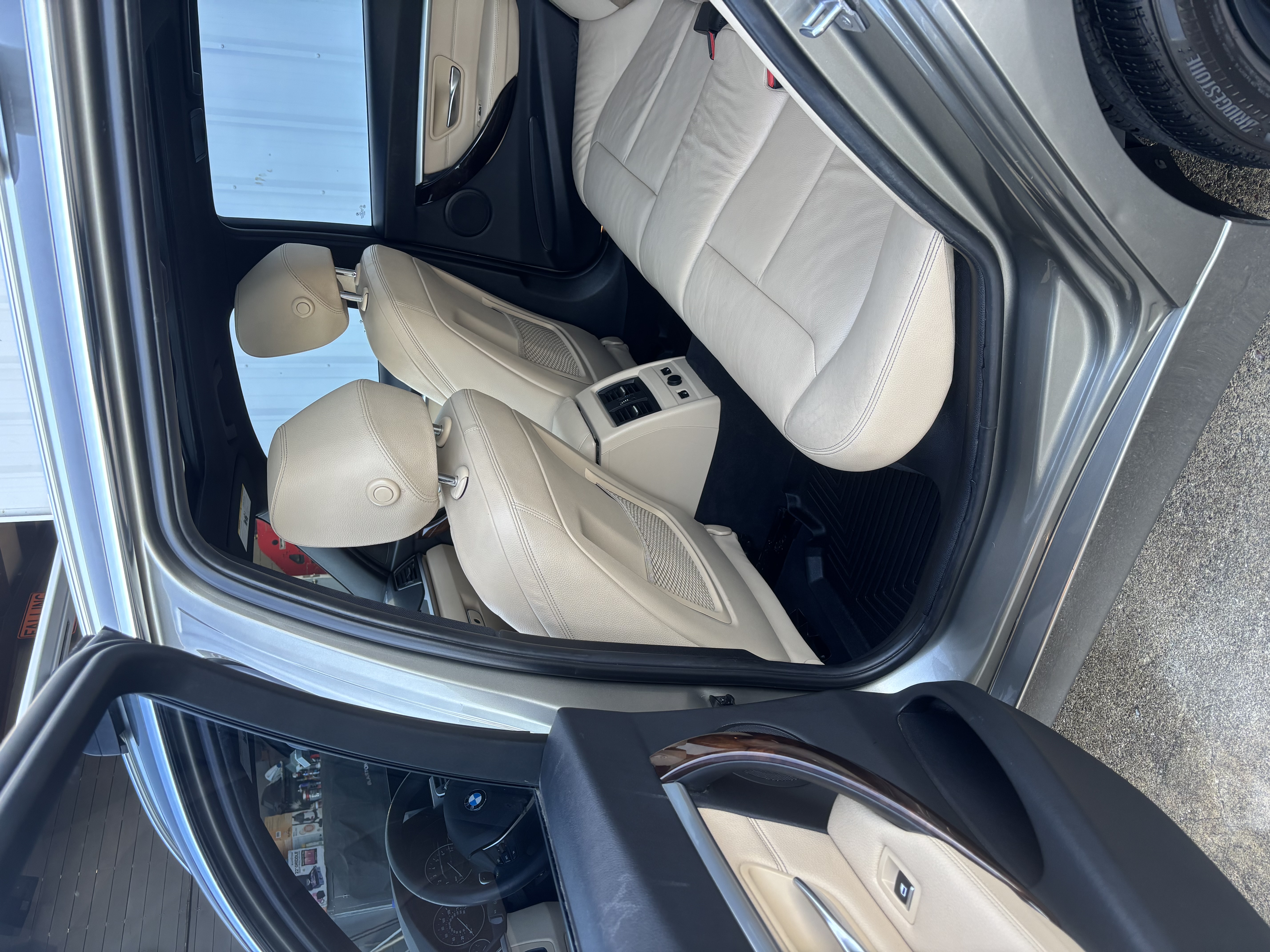 Used 2017 BMW 330i xDrive Wagon AWD/4WD image 10