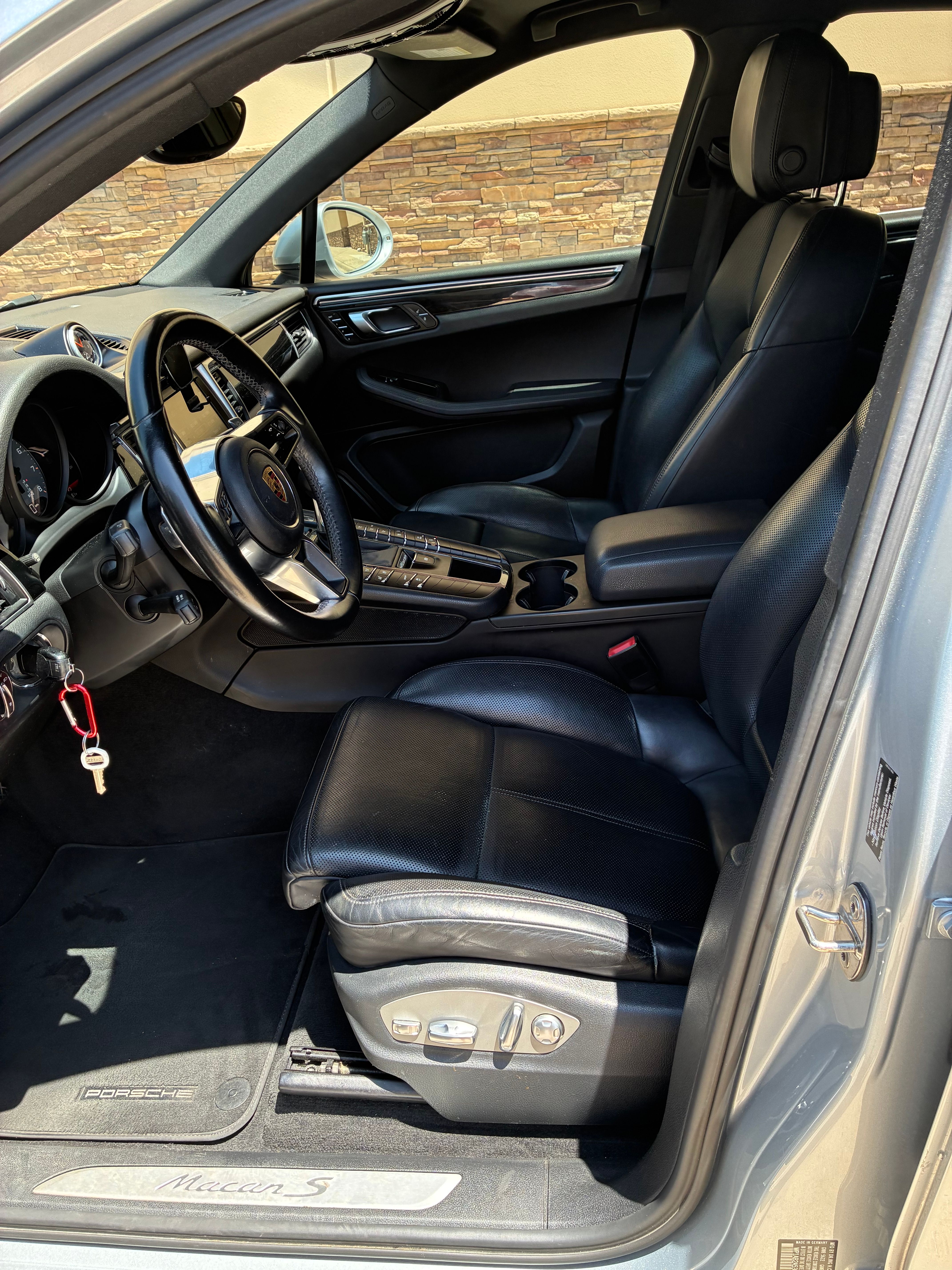 Used 2016 Porsche Macan S AWD/4WD image 6