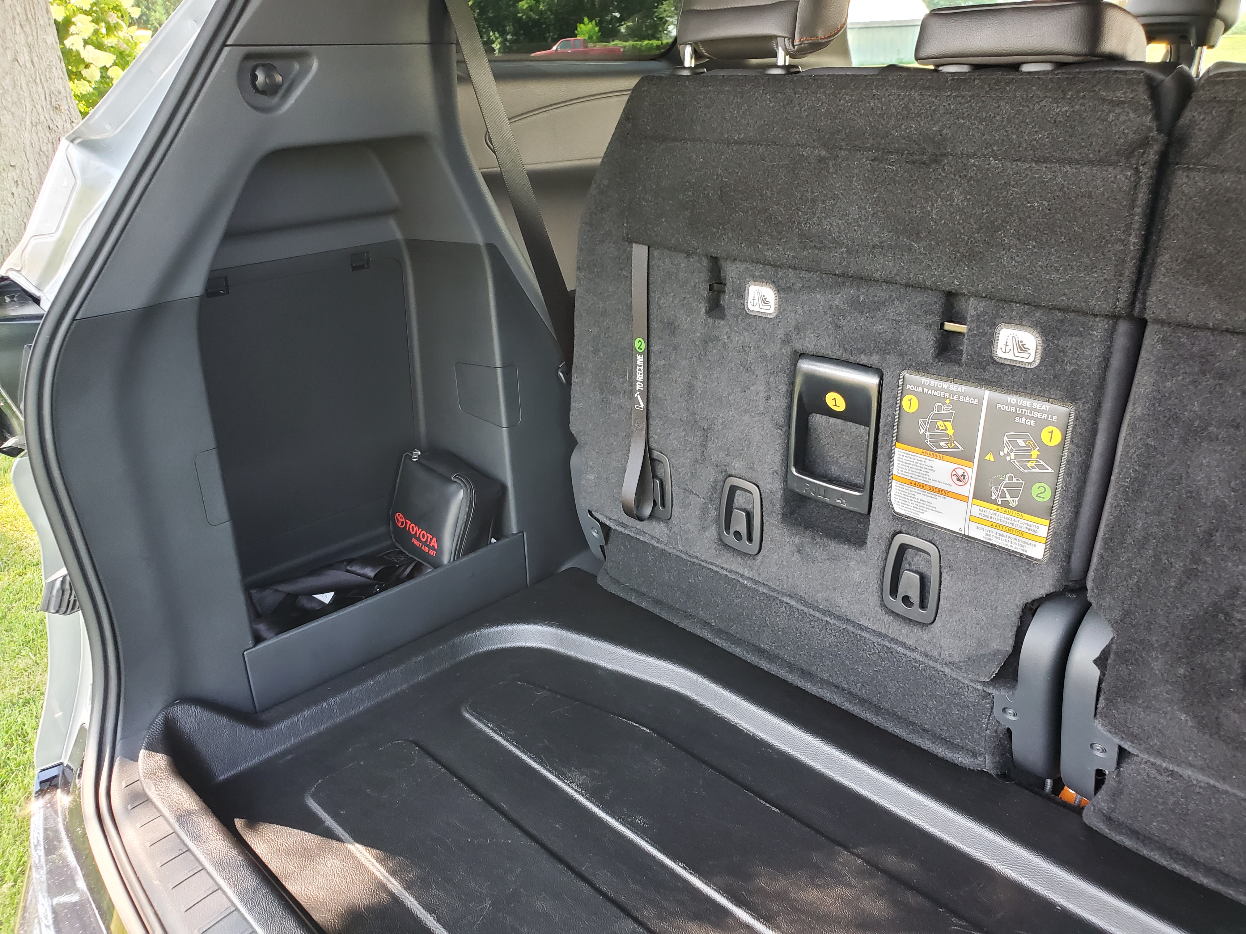 Used 2023 Toyota Sienna XSE w/ XSE Plus Package AWD/4WD image 29