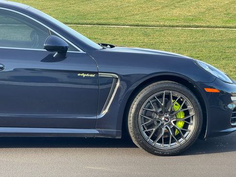 Used 2016 Porsche Panamera S image 8