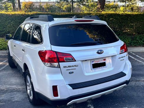 Used 2013 Subaru Outback 2.5i Limited image 2