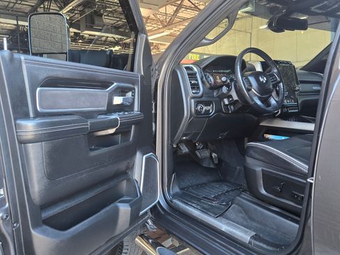 Used 2019 RAM 3500 Laramie image 11