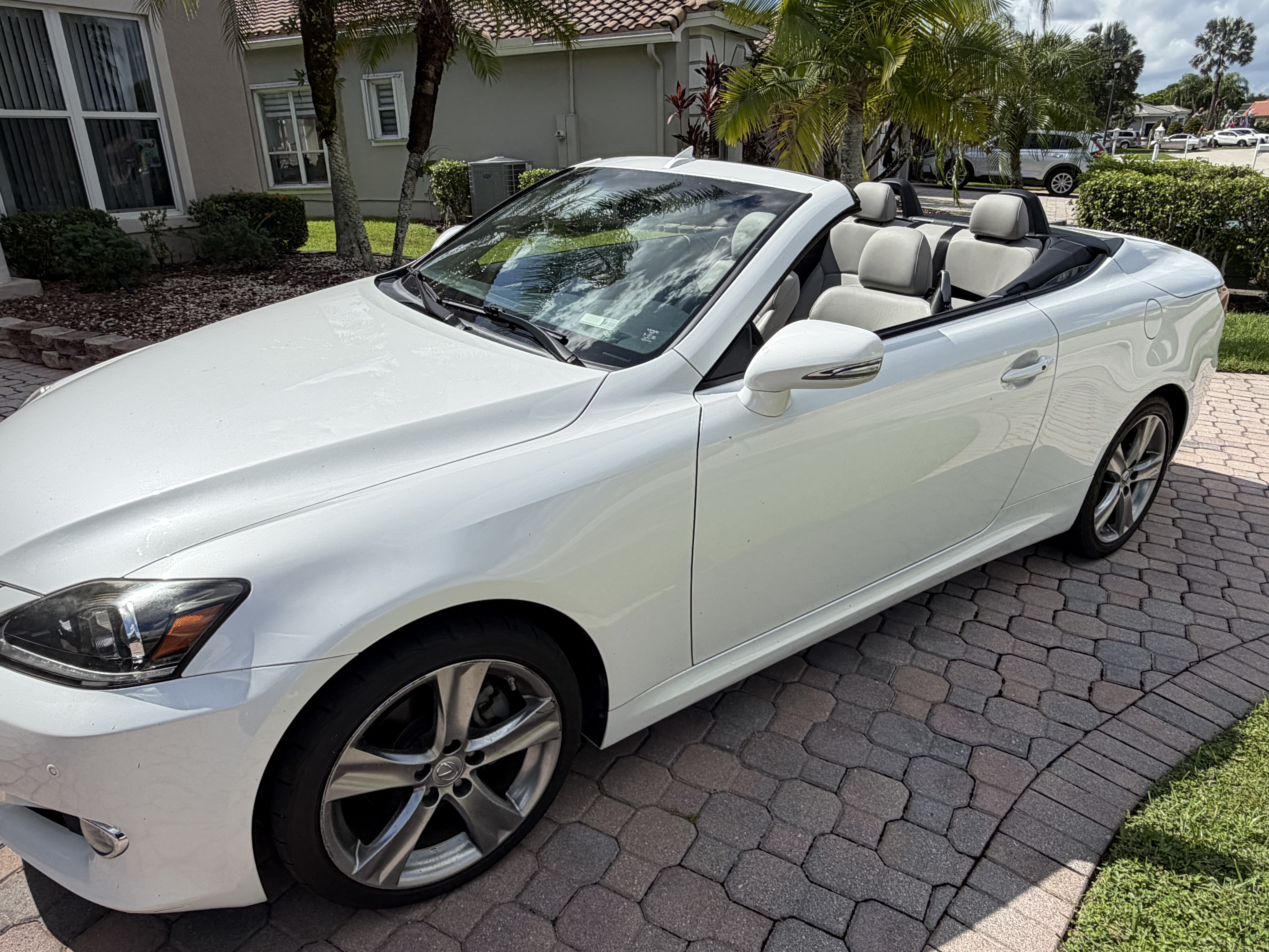 Used 2012 Lexus IS 250C w/ Luxury Pkg RWD image 14