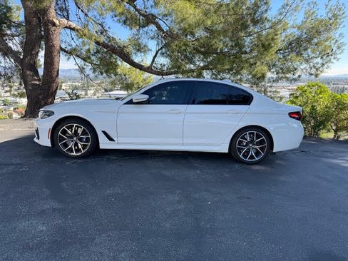 Used 2021 BMW 540i w/ M Sport Package image 2