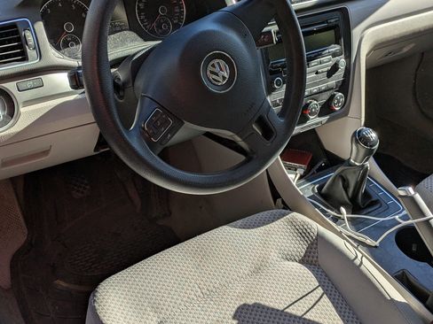 Used 2015 Volkswagen Passat 1.8T S image 6