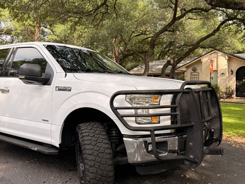 Used 2015 Ford F150 XLT w/ Equipment Group 301A Mid AWD/4WD image 4
