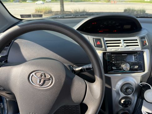 Used 2008 Toyota Yaris 2-Door Hatchback FWD image 25