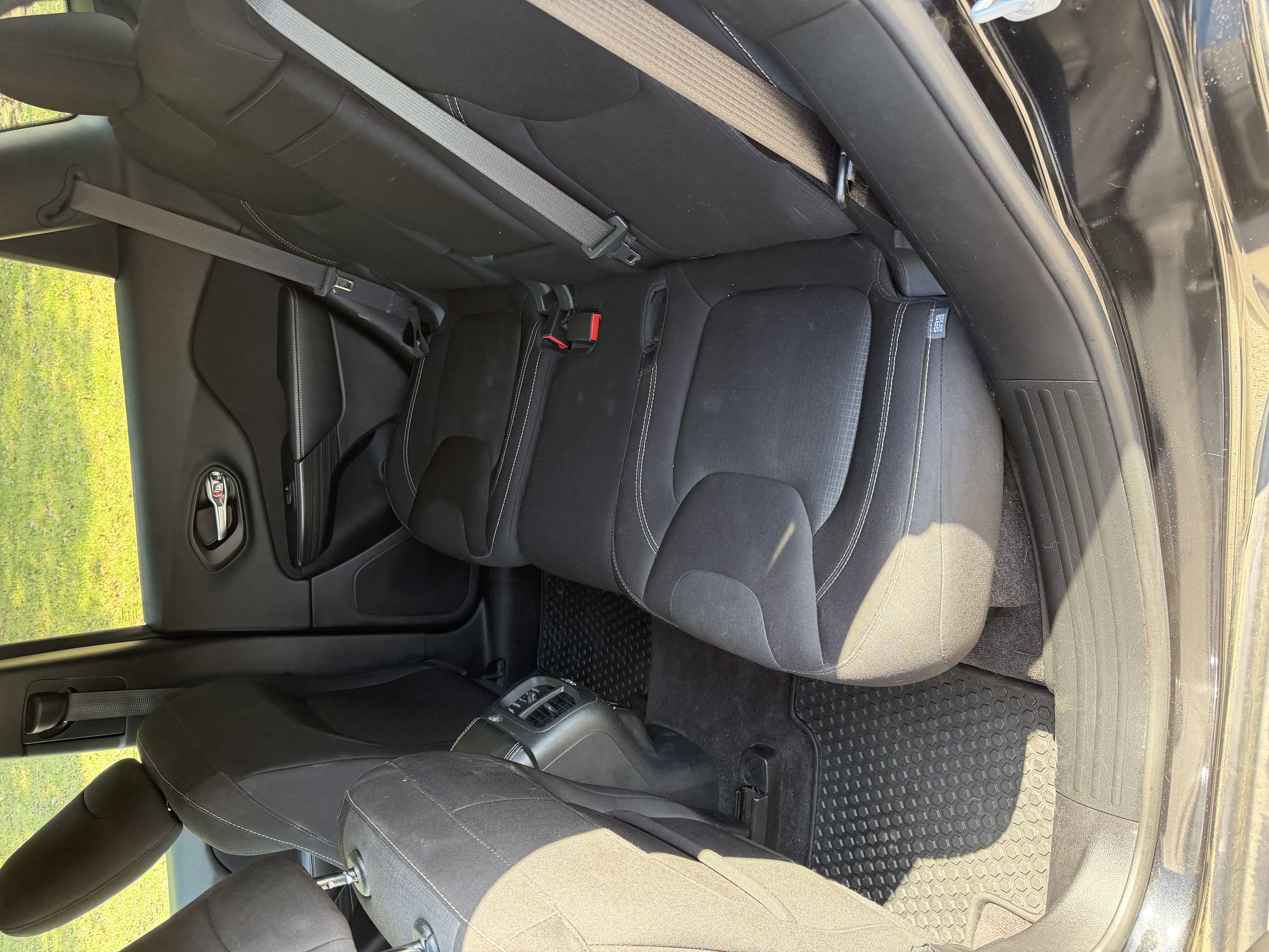 Used 2016 Jeep Cherokee Latitude w/ Cold Weather Group AWD/4WD image 19