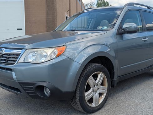Used 2010 Subaru Forester 2.5X Premium AWD/4WD image 2