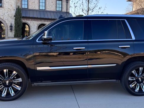 Used 2015 Cadillac Escalade Platinum image 6