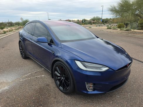 Used 2016 Tesla Model X P90D image 6