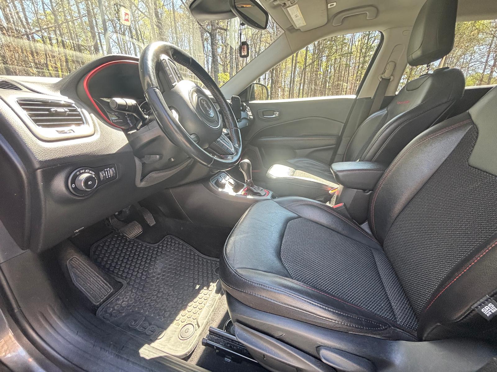 Used 2019 Jeep Compass Trailhawk w/ Cold Weather Group AWD/4WD image 8