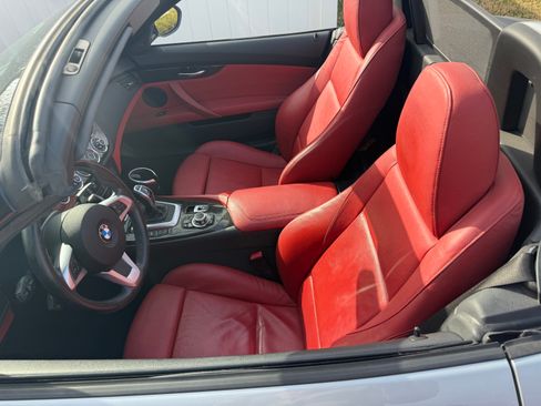 Used 2015 BMW Z4 sDrive35i image 9