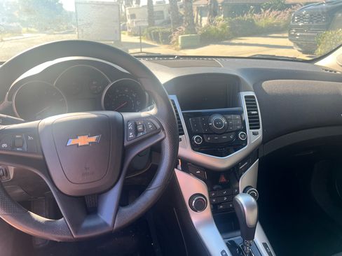 Used 2015 Chevrolet Cruze LT w/ Sun And Sound Package image 9