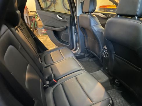 Used 2021 Ford Escape SEL w/ Technology Package AWD/4WD image 8