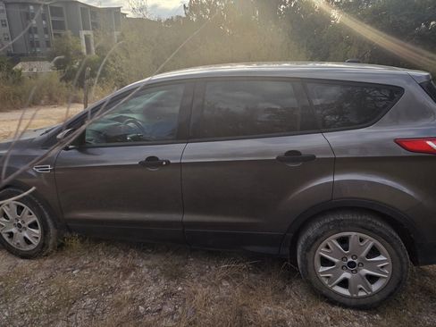 Used 2014 Ford Escape S image 9