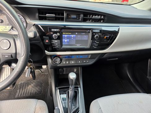 Used 2016 Toyota Corolla LE image 12