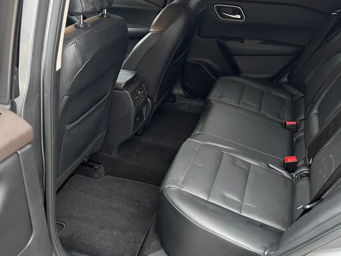 Used 2021 Nissan Rogue SV w/ Premium Package image 8