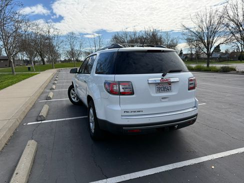 Used 2016 GMC Acadia SLE image 4