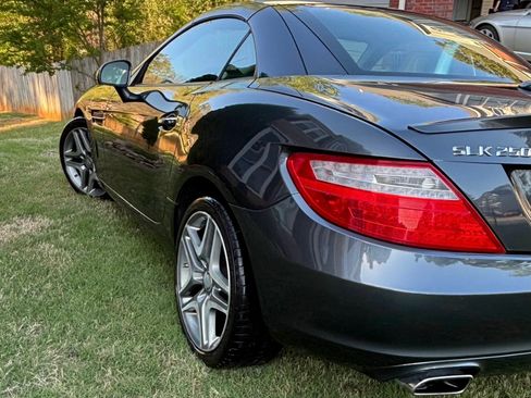 Used 2015 Mercedes-Benz SLK 250 image 6