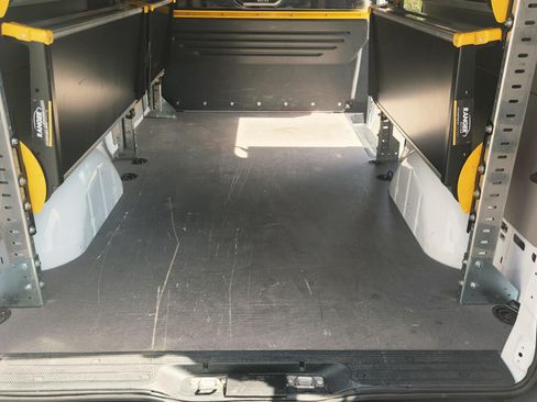 Used 2023 Mercedes-Benz Metris image 10