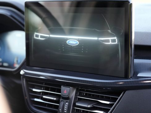 Used 2024 Ford Escape ST-Line Elite w/ Premium Technology Package image 12