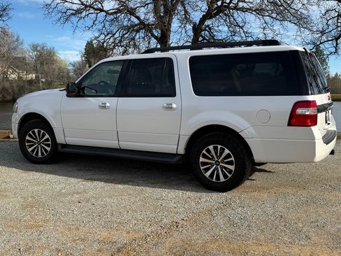 Used 2017 Ford Expedition EL XLT w/ Equipment Group 202A image 1
